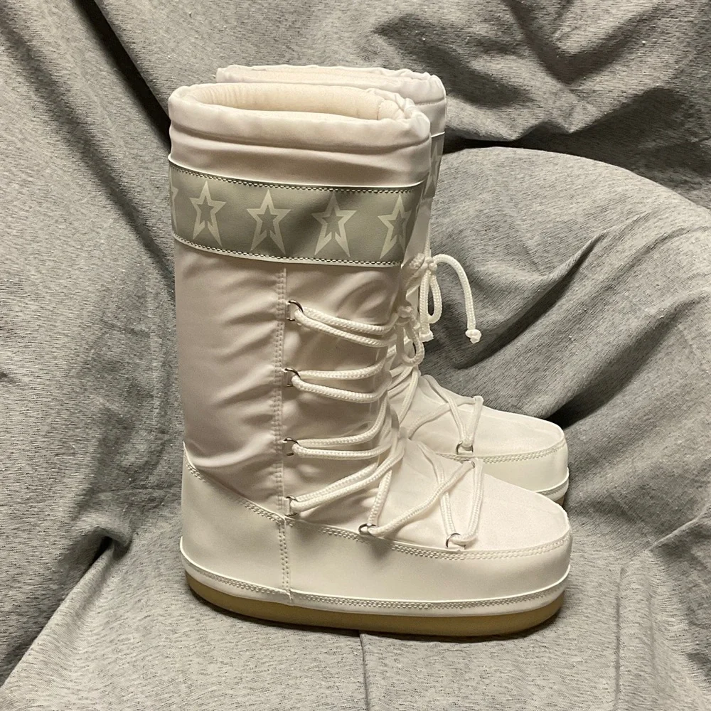 Moon Boot White and Gray Winter Boots - Picture 5 of 10